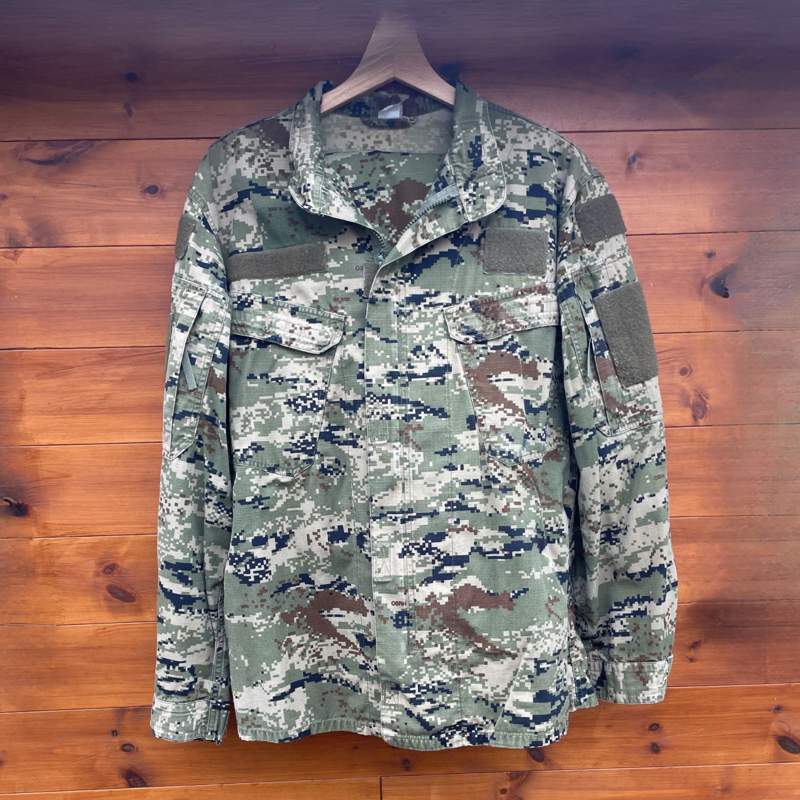 Horvát modern Cro-pat egyenruha szett, mérsékelt övi