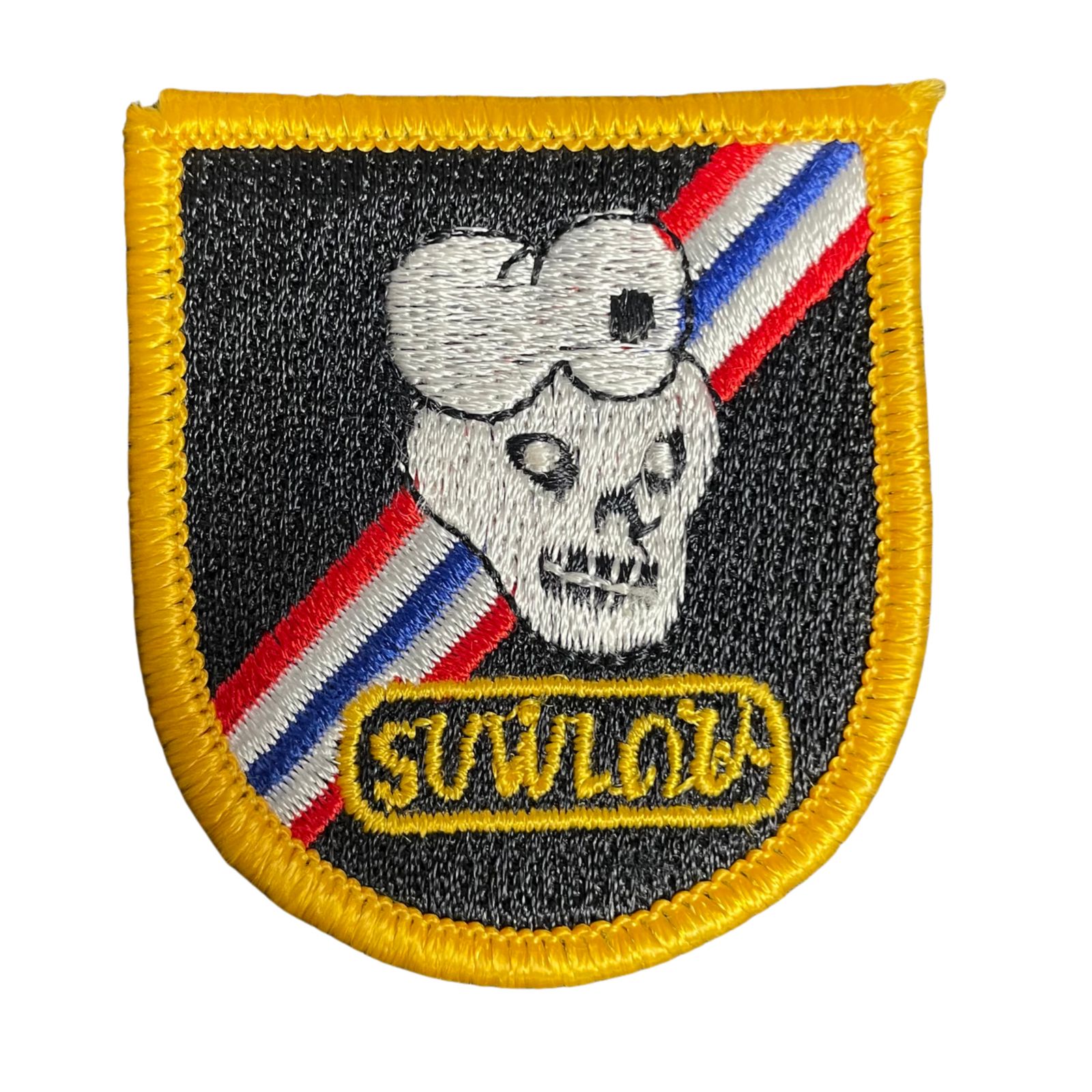 US Army amerikai 46th Special Forces Group "SUWLQU" Skull barett felvarró (beret flash) – Vietnámi háborús korszak